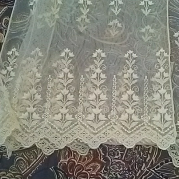 Bebe laced Camisole - Picture 1 of 5